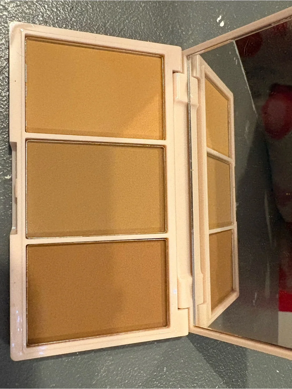 Basic beauty bronzer palette